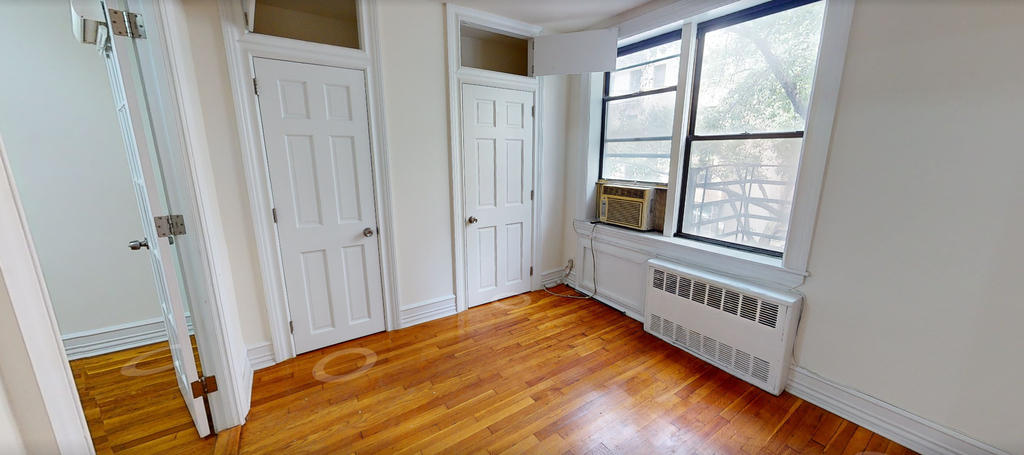 338 East 70th Street - Photo 3