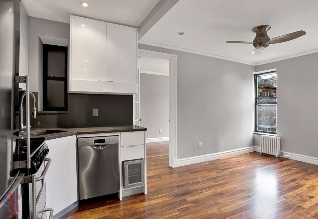 Lexington Ave & 103rd street  - Photo 1
