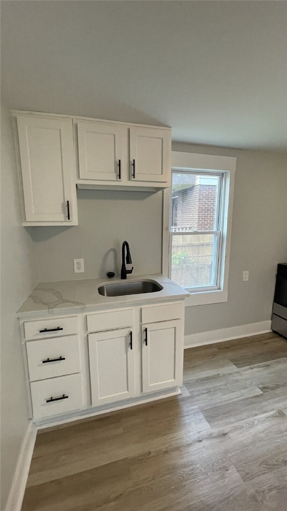 7526 Dickson St - Photo 3