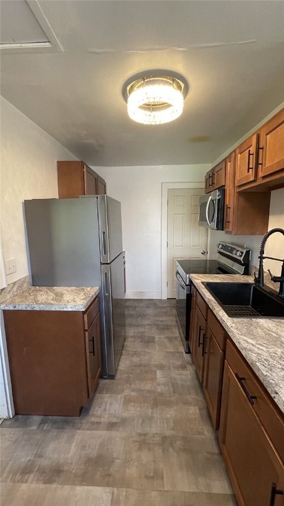 7442 Irvine St - Photo 3