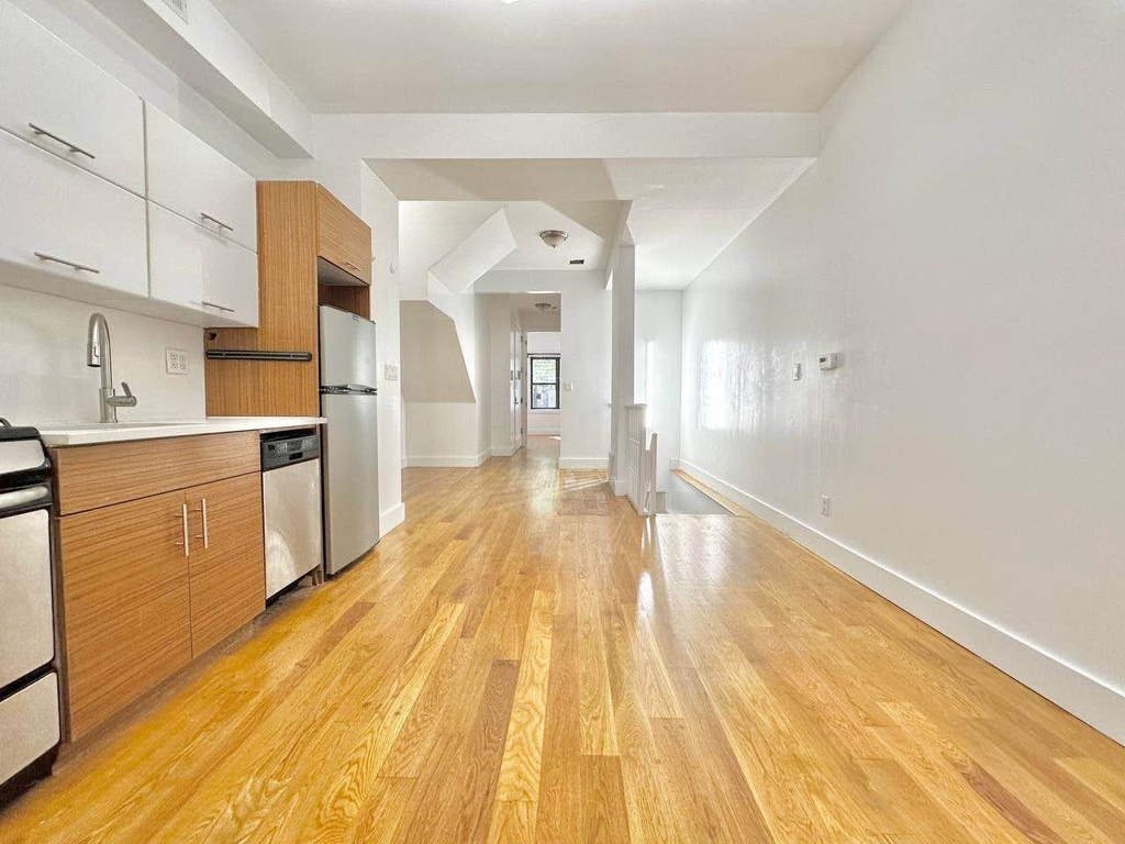 259 Jefferson Street - Photo 3
