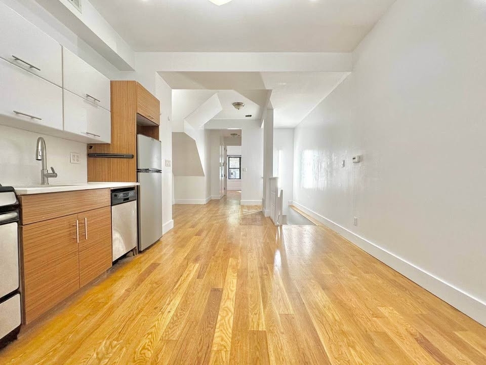 259 Jefferson Street - Photo 2