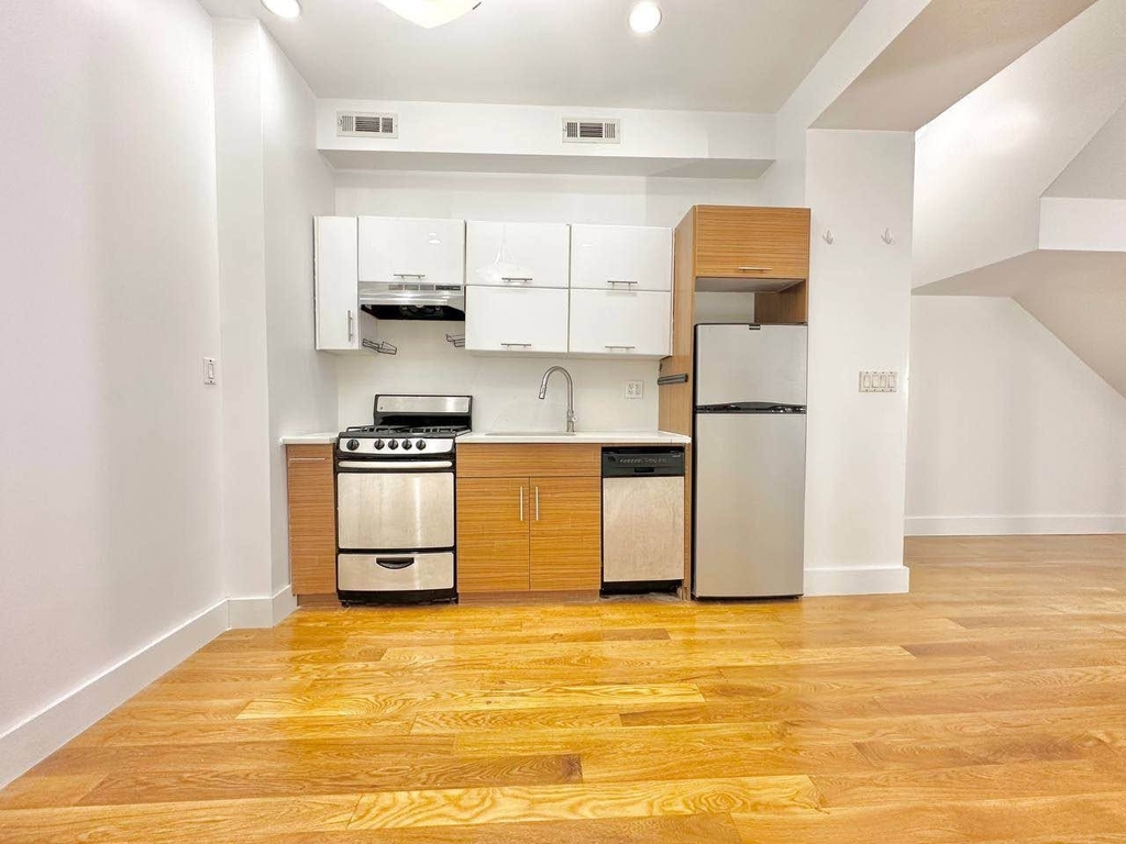 259 Jefferson Street - Photo 5