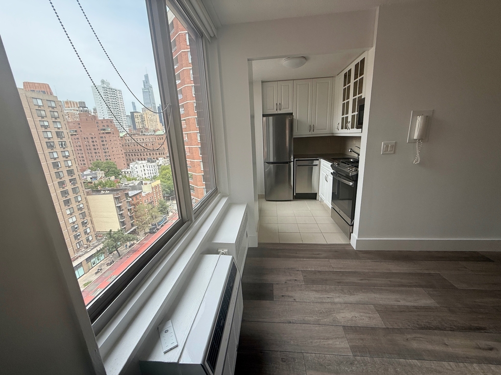 Kips bay, 28th st and 2nd ave - Photo 2
