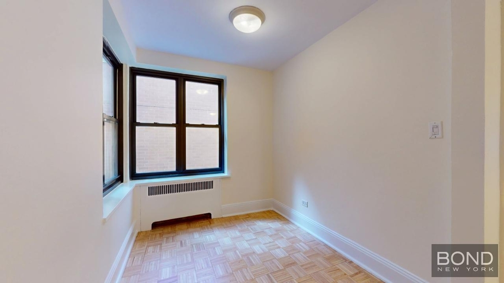 124 East 24th Street - Photo 2