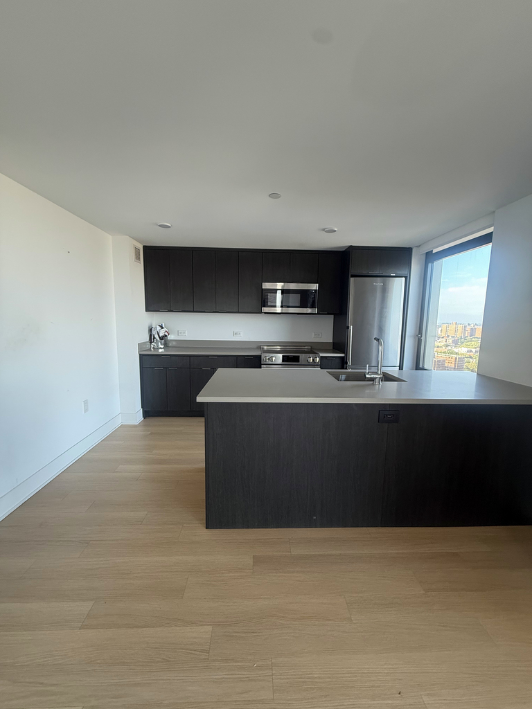 662 Pacific Street - Photo 0