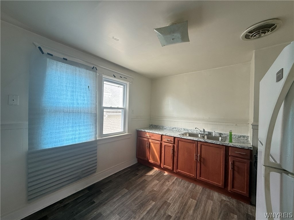 216 Newburgh Avenue - Photo 2