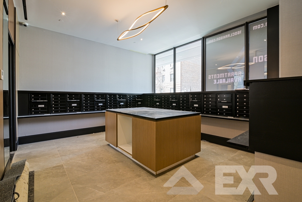 160 Clarkson Avenue - Photo 10