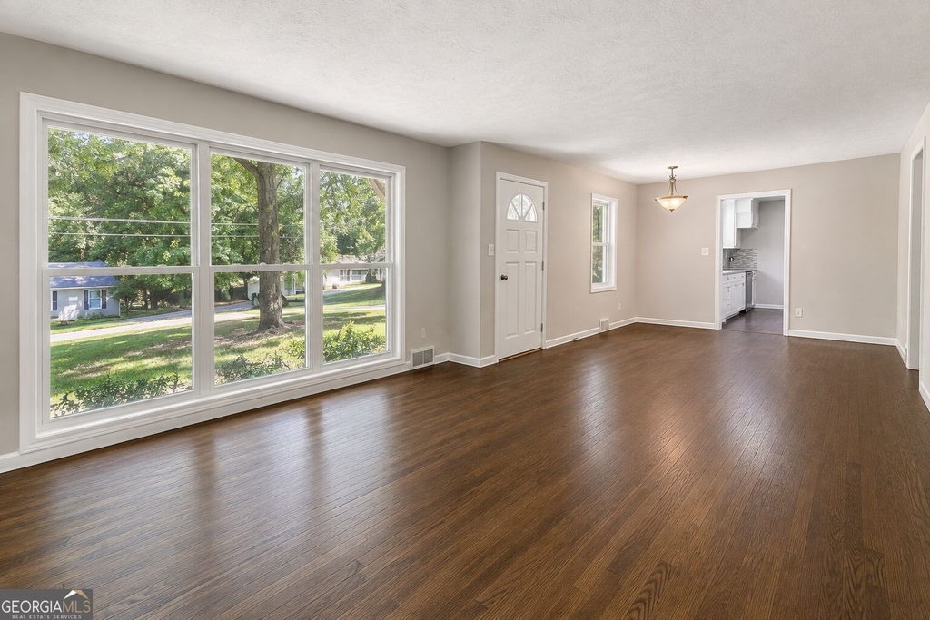 3148 Roberts Road - Photo 4