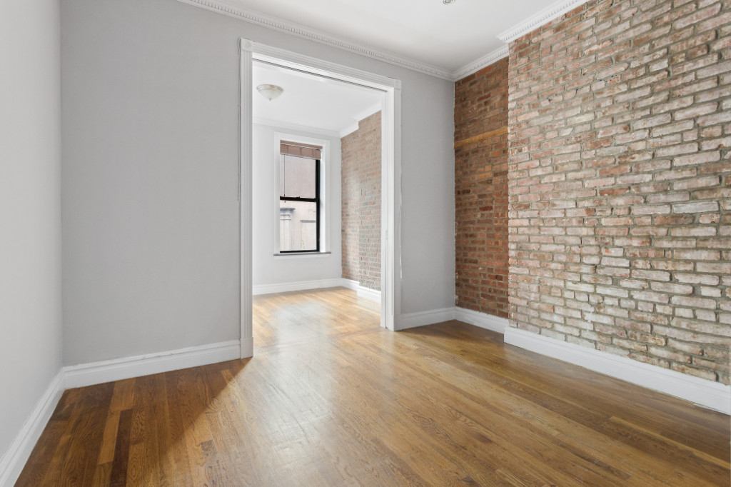 Mott Street - Photo 3