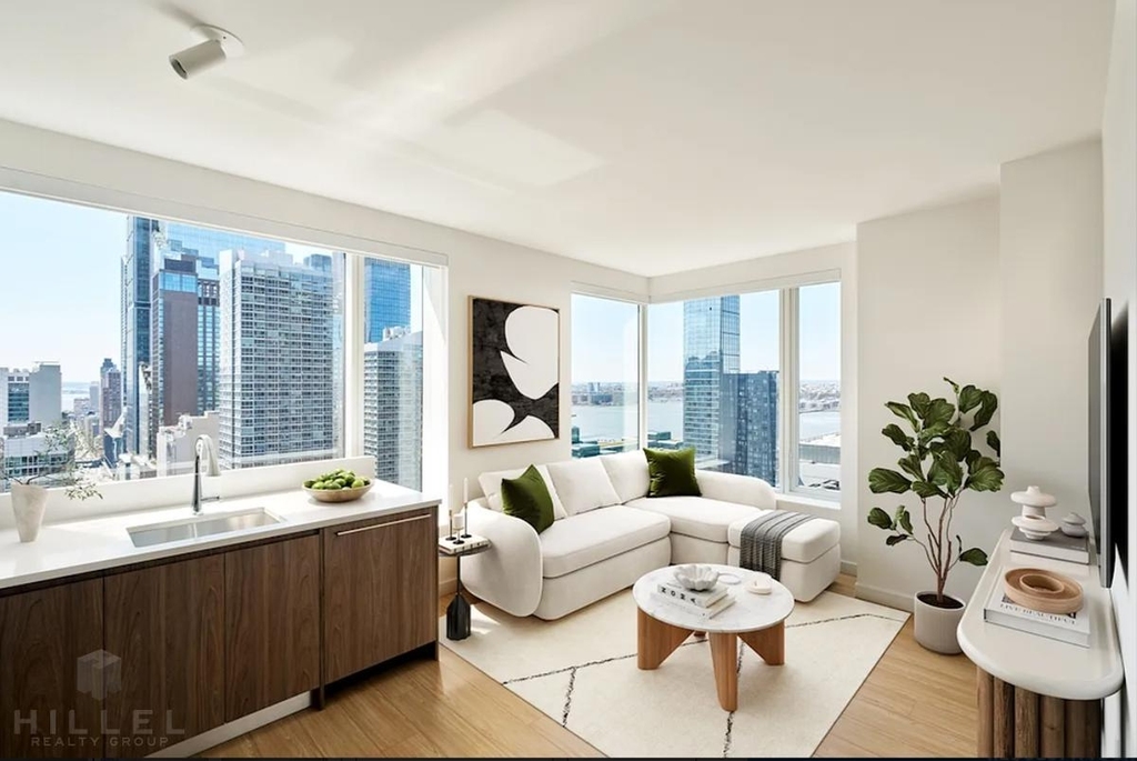 10th Avenue - Photo 0