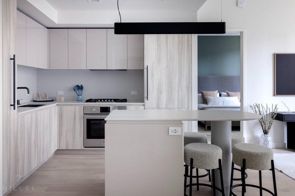 West 60th Street - Photo 3