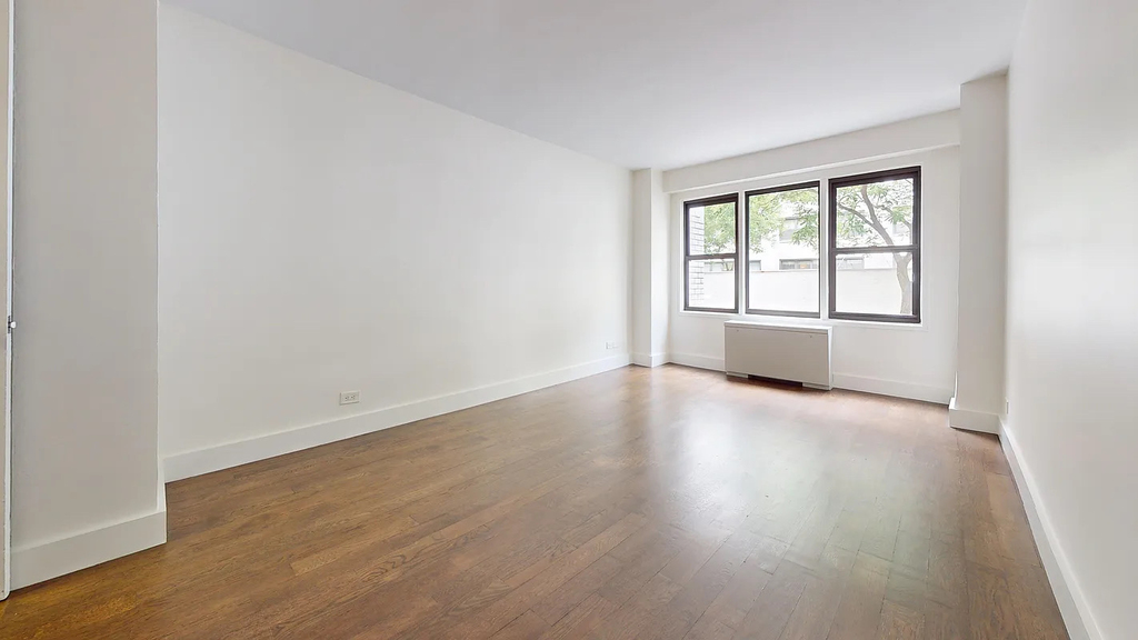 220 East 63rd Street - Photo 6
