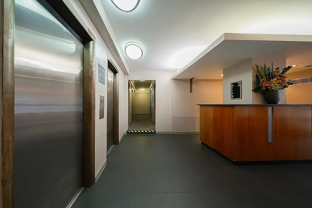 236 East 36th Street - Photo 5