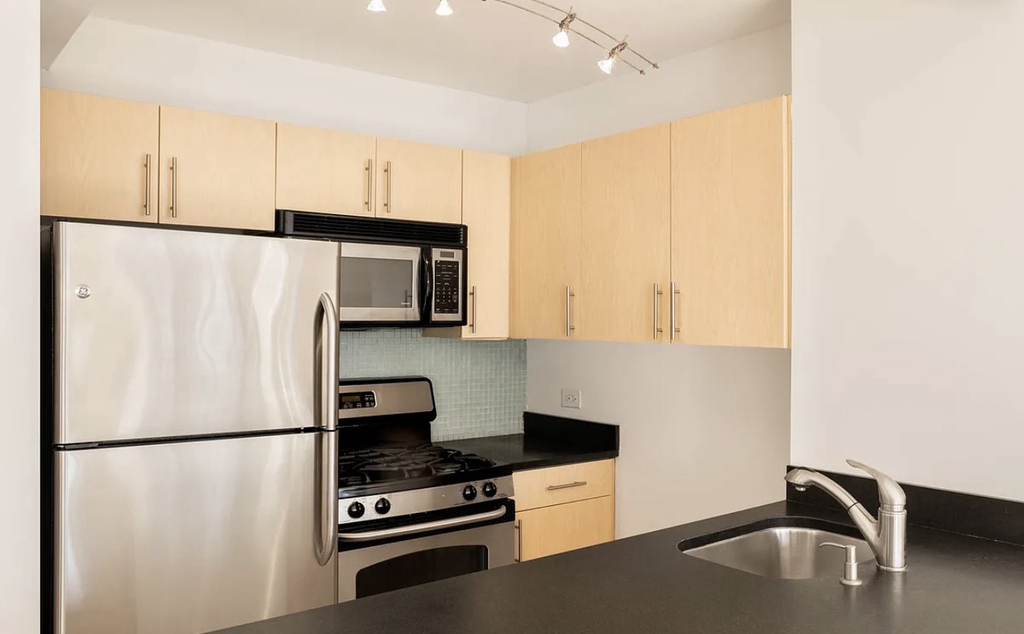 155 West 21st Street - Photo 1