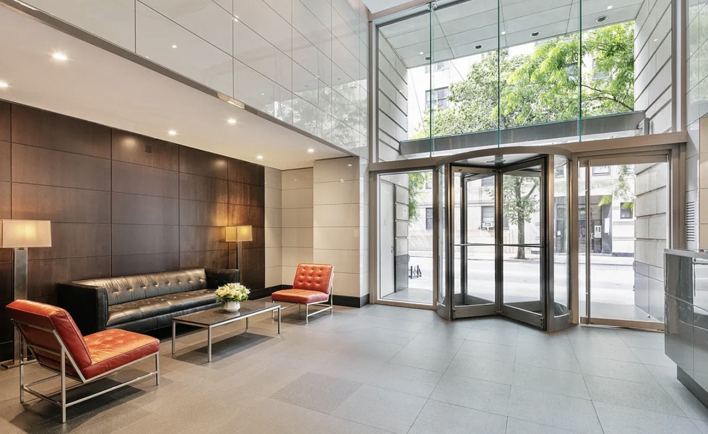 155 West 21st Street - Photo 4