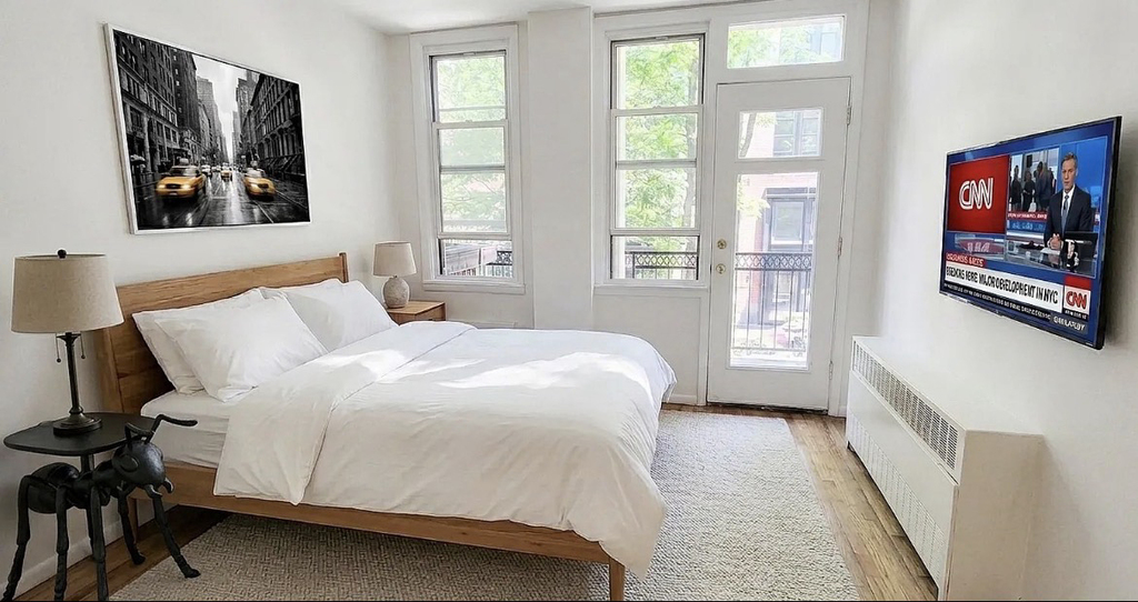270 West 25th Street - Photo 1