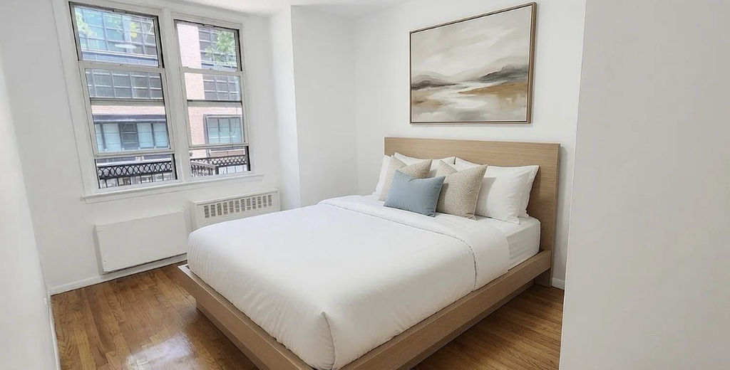 270 West 25th Street - Photo 4