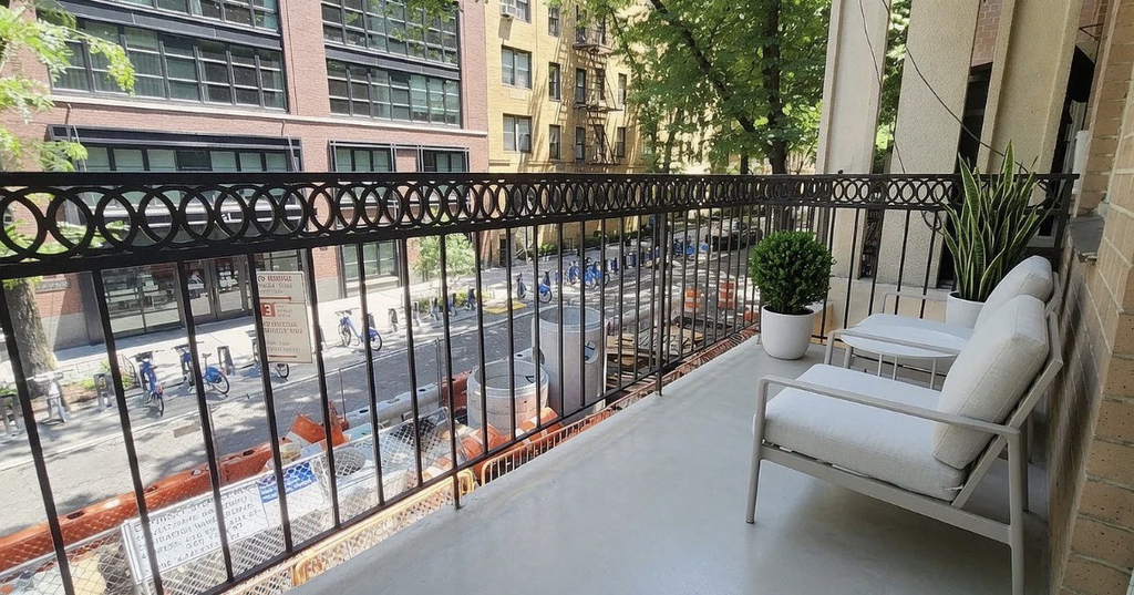 270 West 25th Street - Photo 0