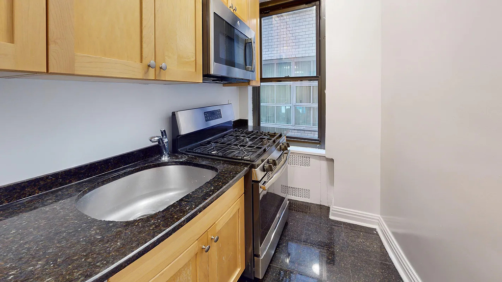 12th Street/2nd Avenue - Photo 3