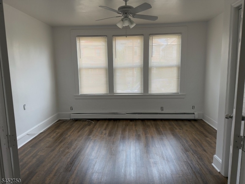545 Newark Ave - Photo 4