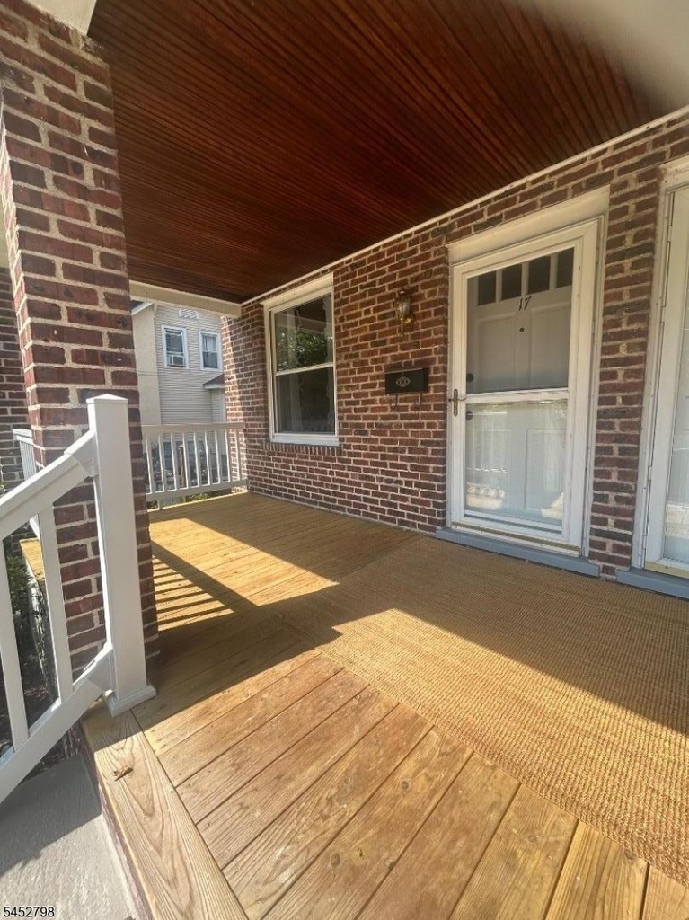 17 Codington Pl - Photo 2