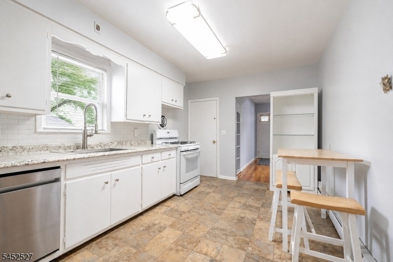 305 Manning Ave - Photo 5