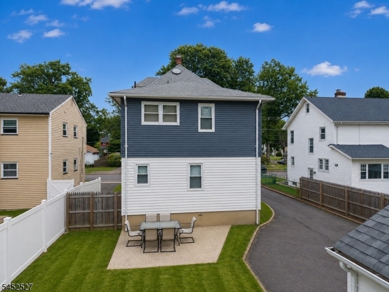 305 Manning Ave - Photo 19