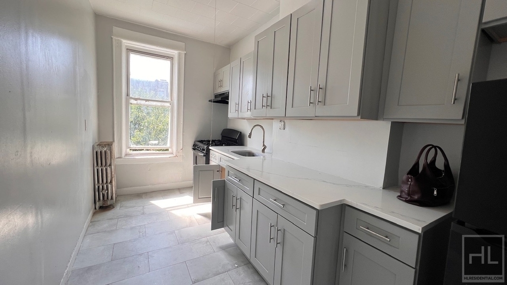 9746 Drew Street - Photo 0