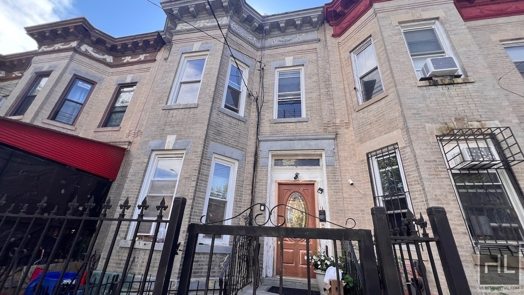 9746 Drew Street - Photo 12