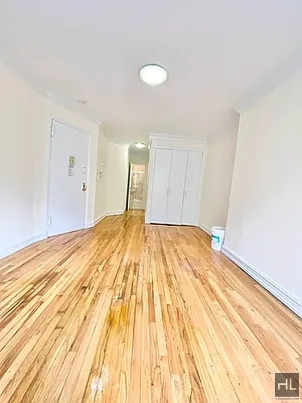 East 81 Street - Photo 1