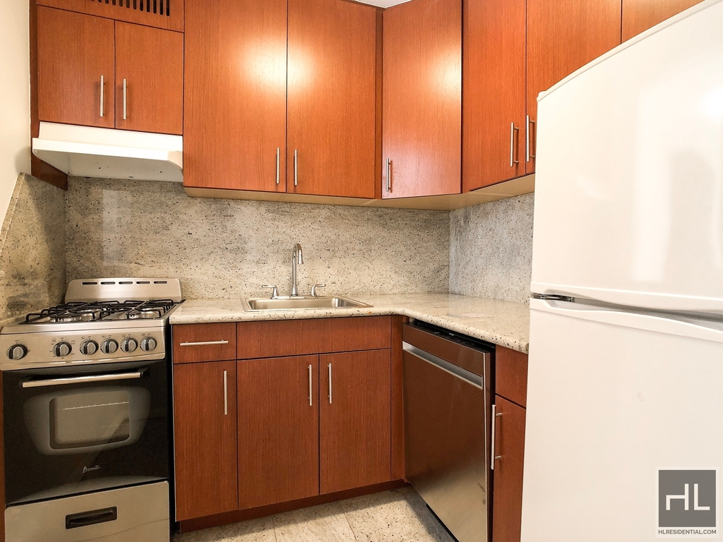 East 24th Street - Photo 2