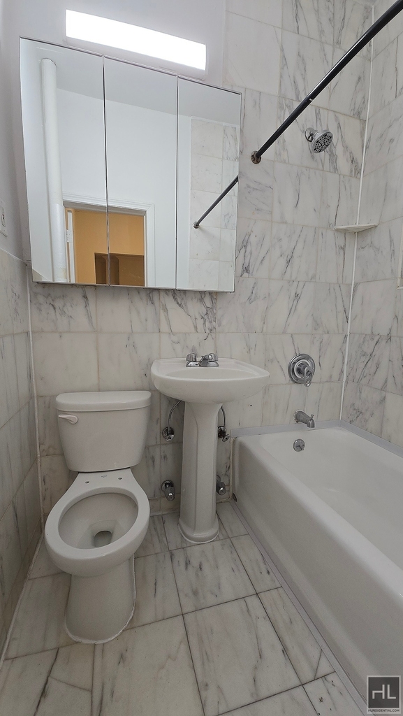 East 84 Street - Photo 4