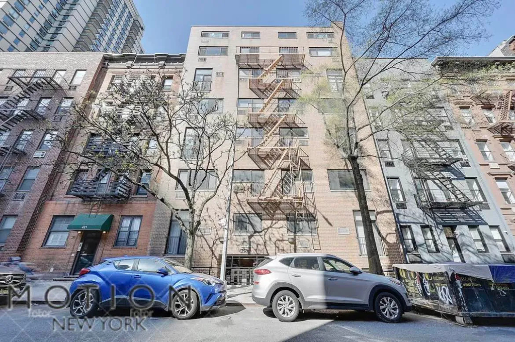 425 East 80th Street - Photo 5