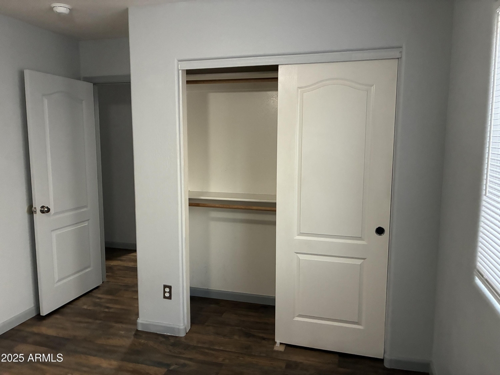 25550 W Pioneer Street - Photo 11