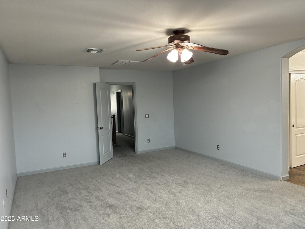 25550 W Pioneer Street - Photo 17