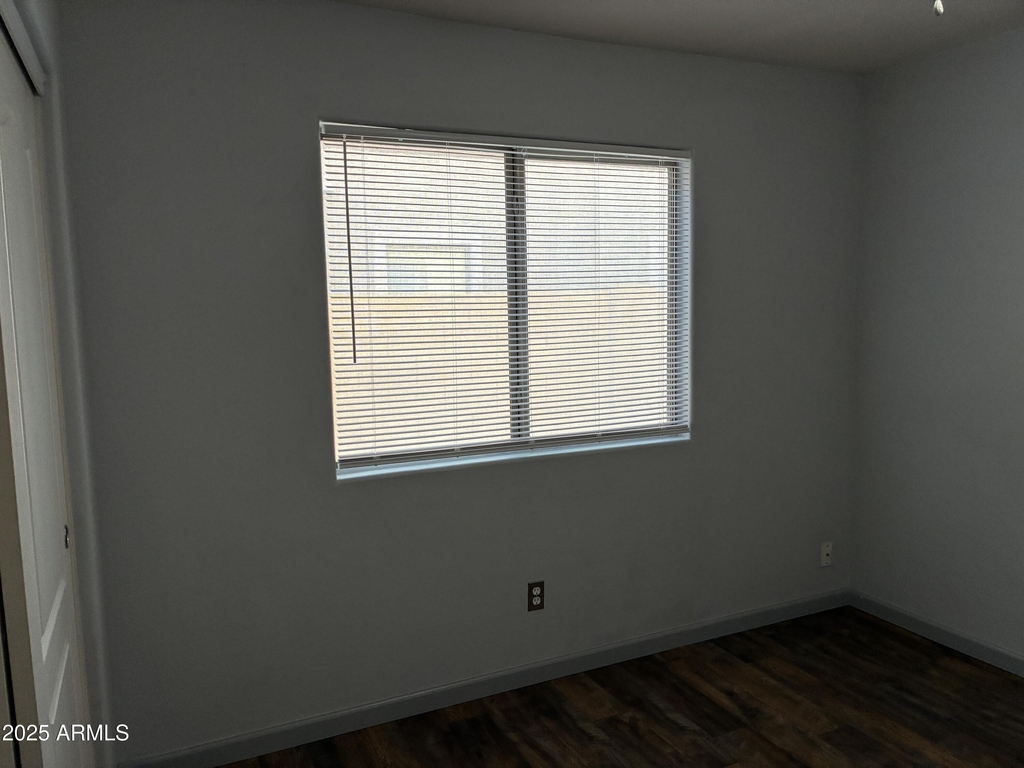 25550 W Pioneer Street - Photo 10
