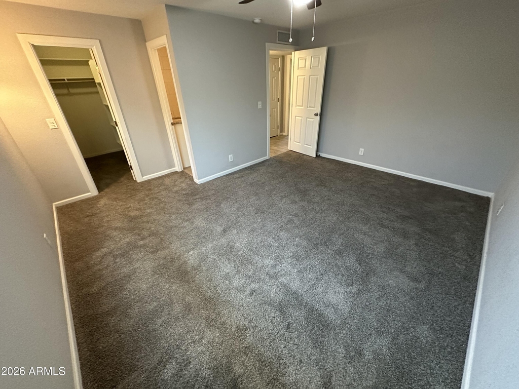 943 E Manhatton Drive - Photo 17
