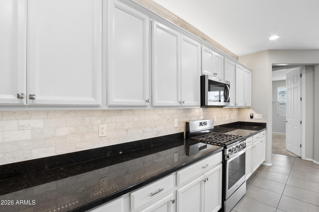17766 W Granite View Drive - Photo 7