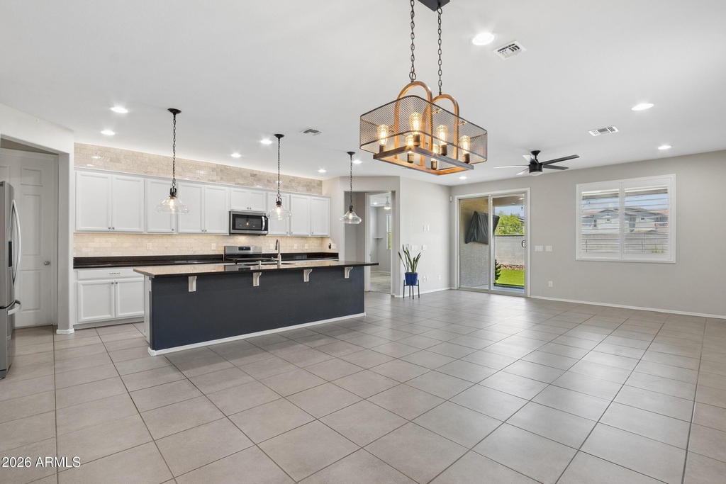 17766 W Granite View Drive - Photo 11