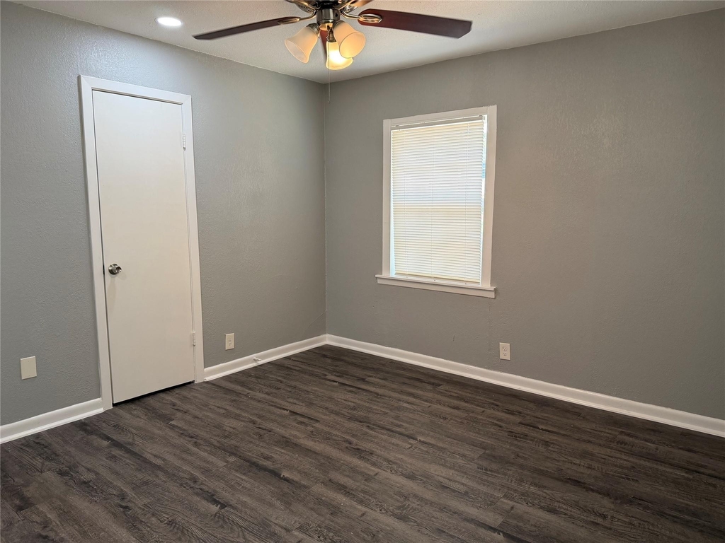 2504 Normont Circle - Photo 12
