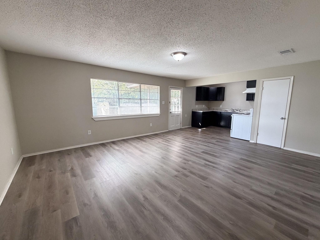 101 W Latimer Street - Photo 3