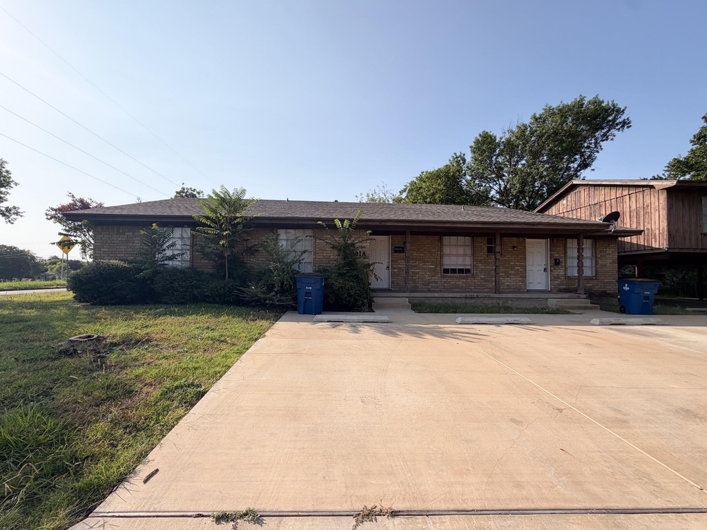 101 W Latimer Street - Photo 1