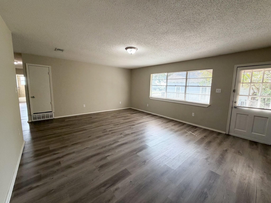 101 W Latimer Street - Photo 4