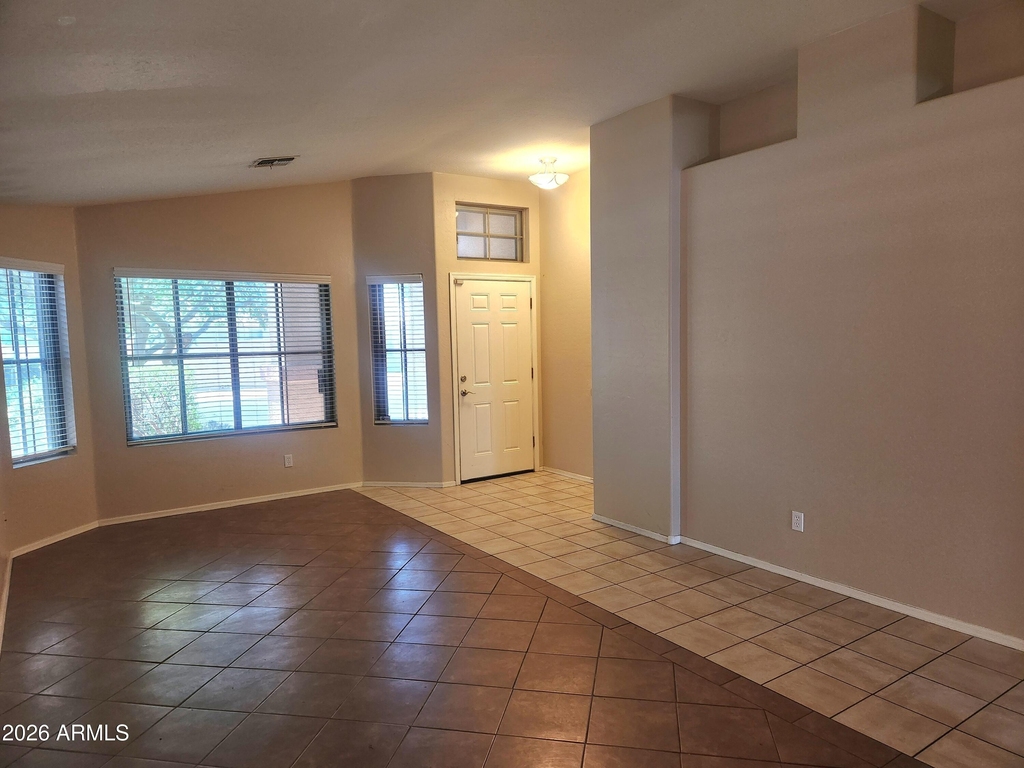 5511 S 15th Way - Photo 9