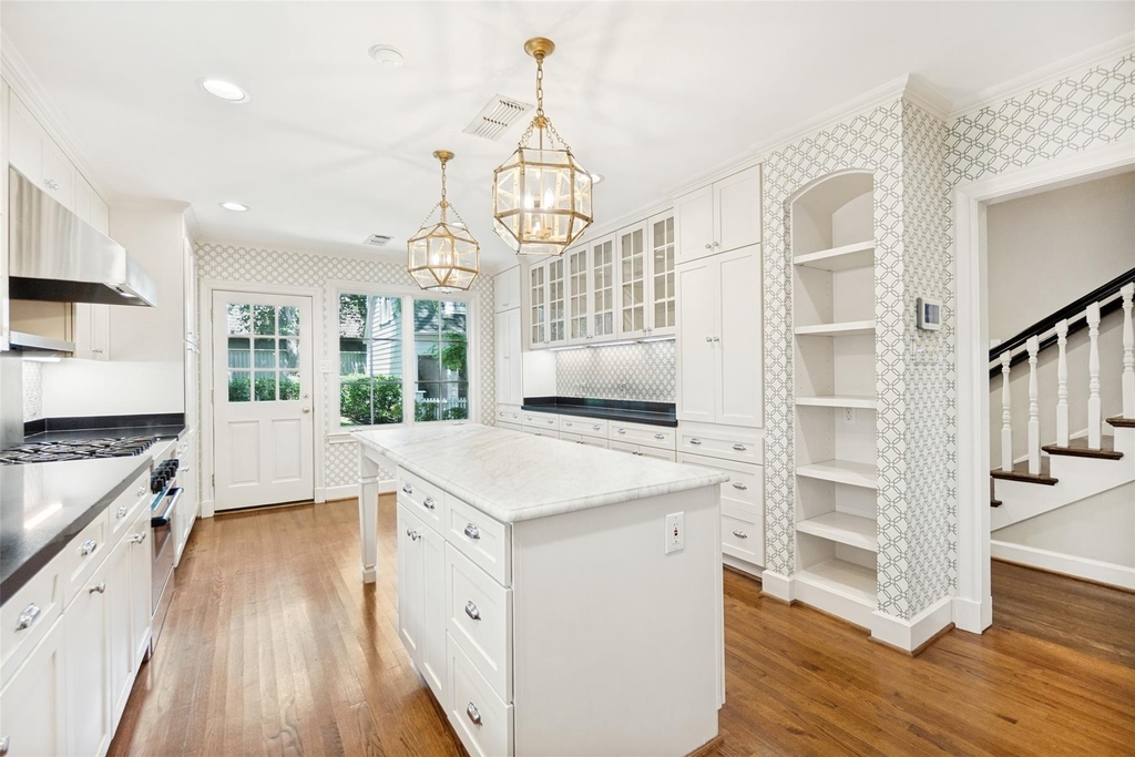 4504 Livingston Avenue - Photo 9