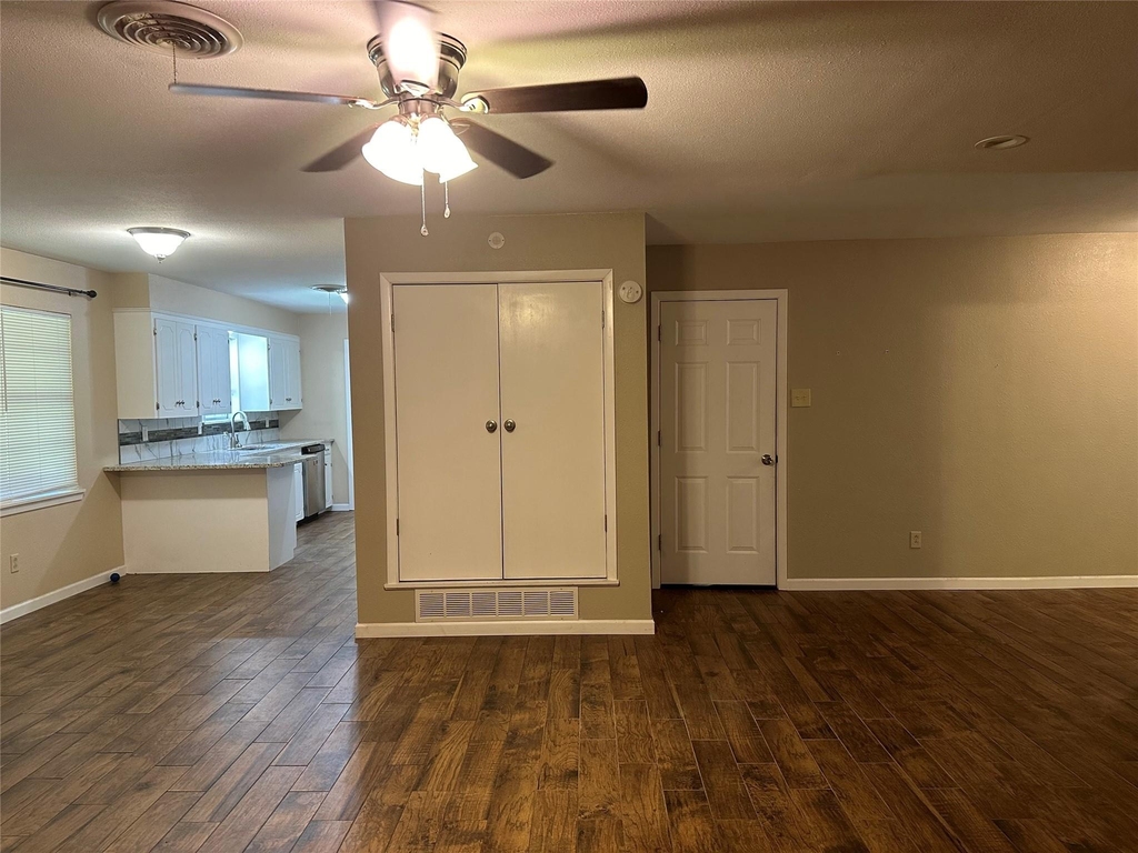 2518 S 38th Street - Photo 4