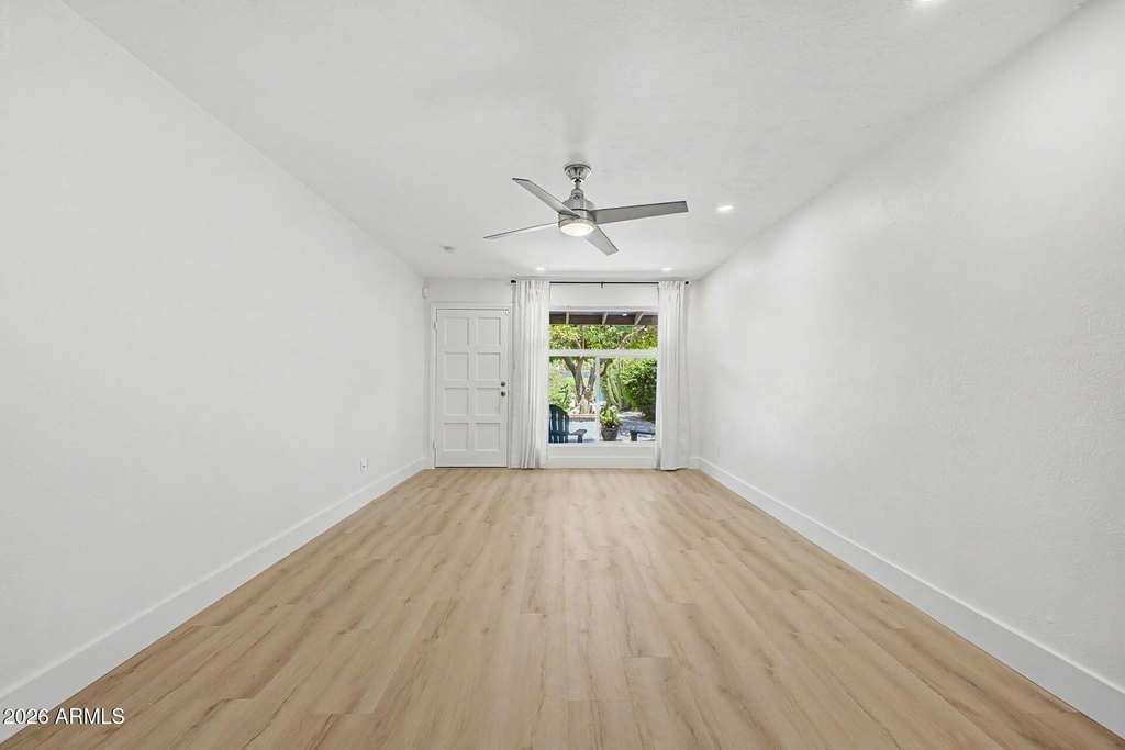 2727 E Montecito Avenue - Photo 3
