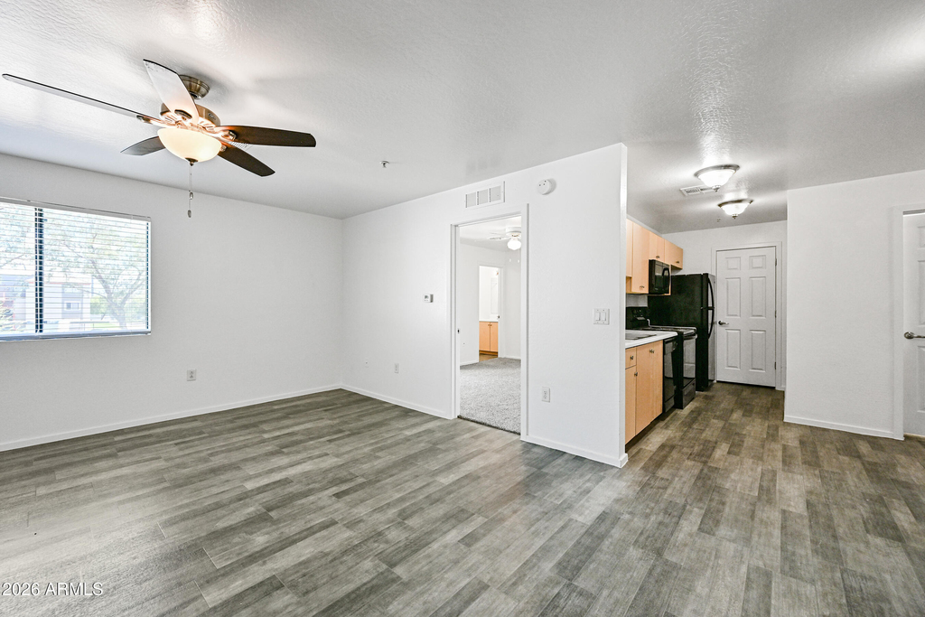 3065 N 67th Avenue - Photo 2