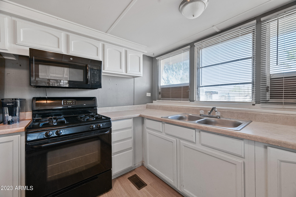 2055 W Gregory Street - Photo 5